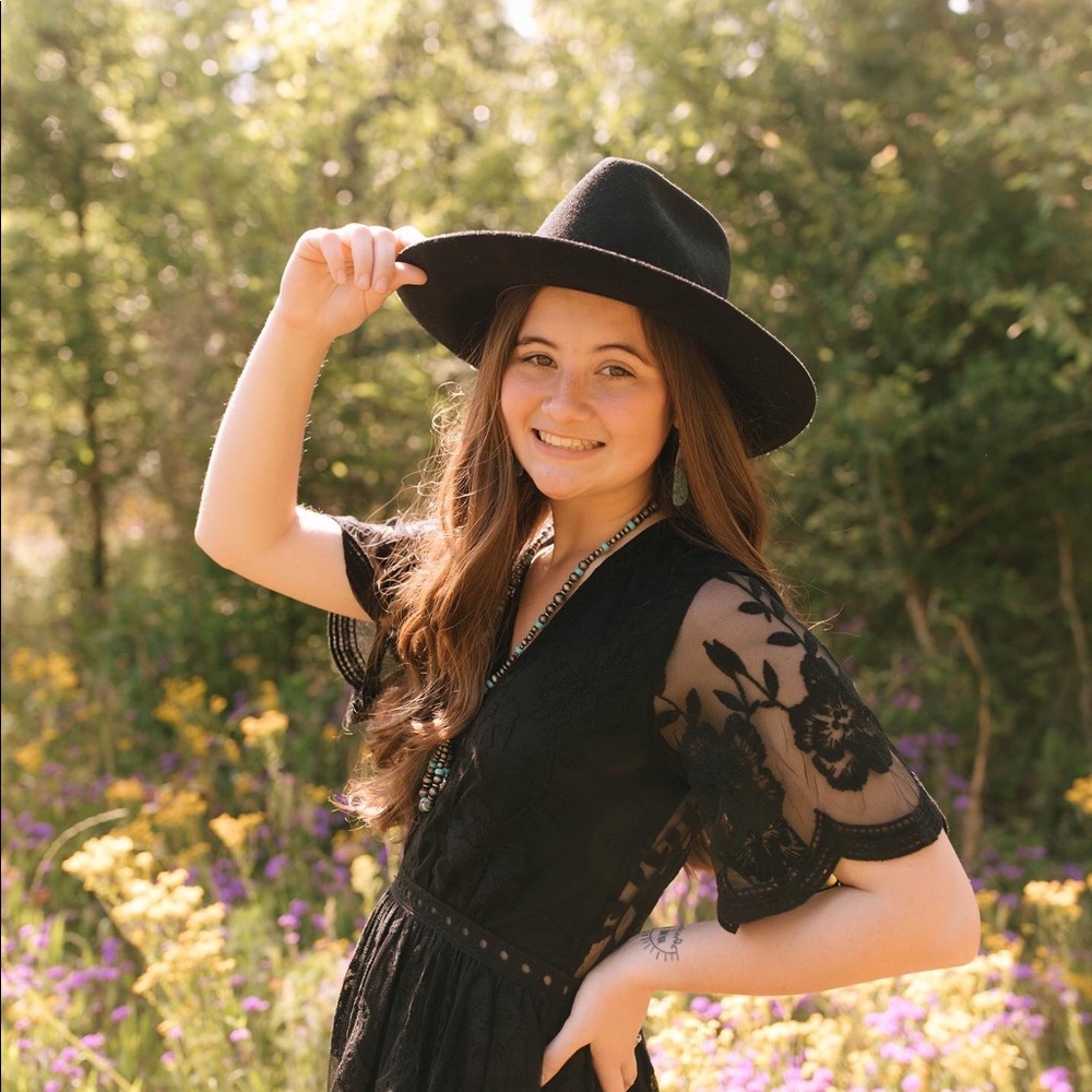 Meet your Posher, Raeleigh